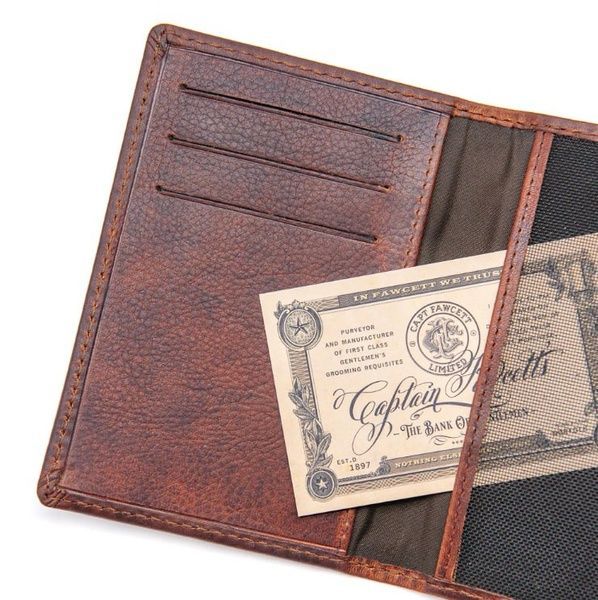 Кожаный кошелек для паспорта Captain Fawcett Leather Passport Wallet with RFID Lining F7014 фото