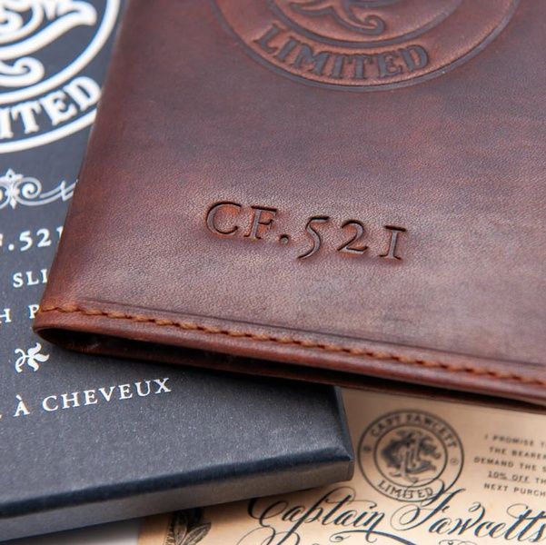 Кожаный кошелек для паспорта Captain Fawcett Leather Passport Wallet with RFID Lining F7014 фото