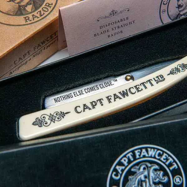 Бритва для бритья в коробке Capitan Fawcett Disposable Blade Straight Razor F5558 фото