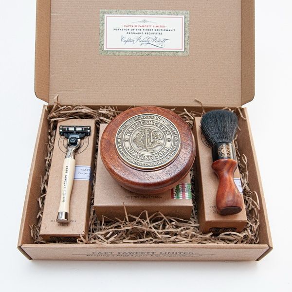 Мило,щітка і бритва для гоління Capitan FawcettScapicchio Shaving Soap(110g), Natural Wood Shaving Brush and Razor Gift F6690 фото