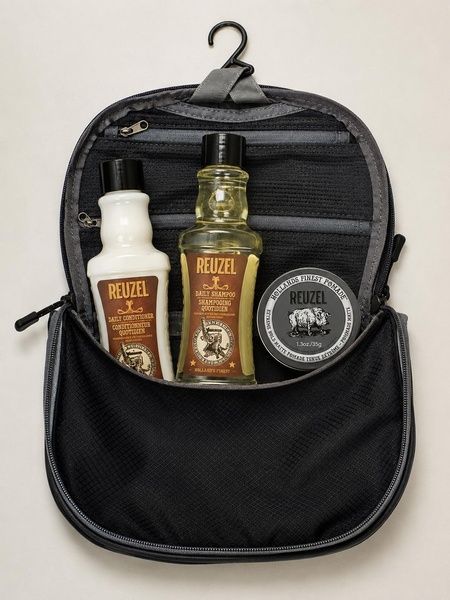 Подарунковий набір Reuzel Daily Care + Extreme Hold Matte Pomade у дорожній косметичці 167111 фото